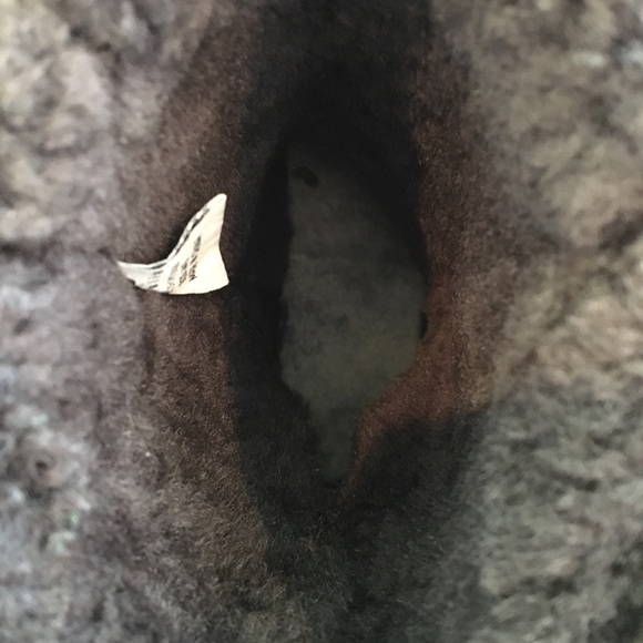 UGG Short Brown Boots - Picture 5 of 8